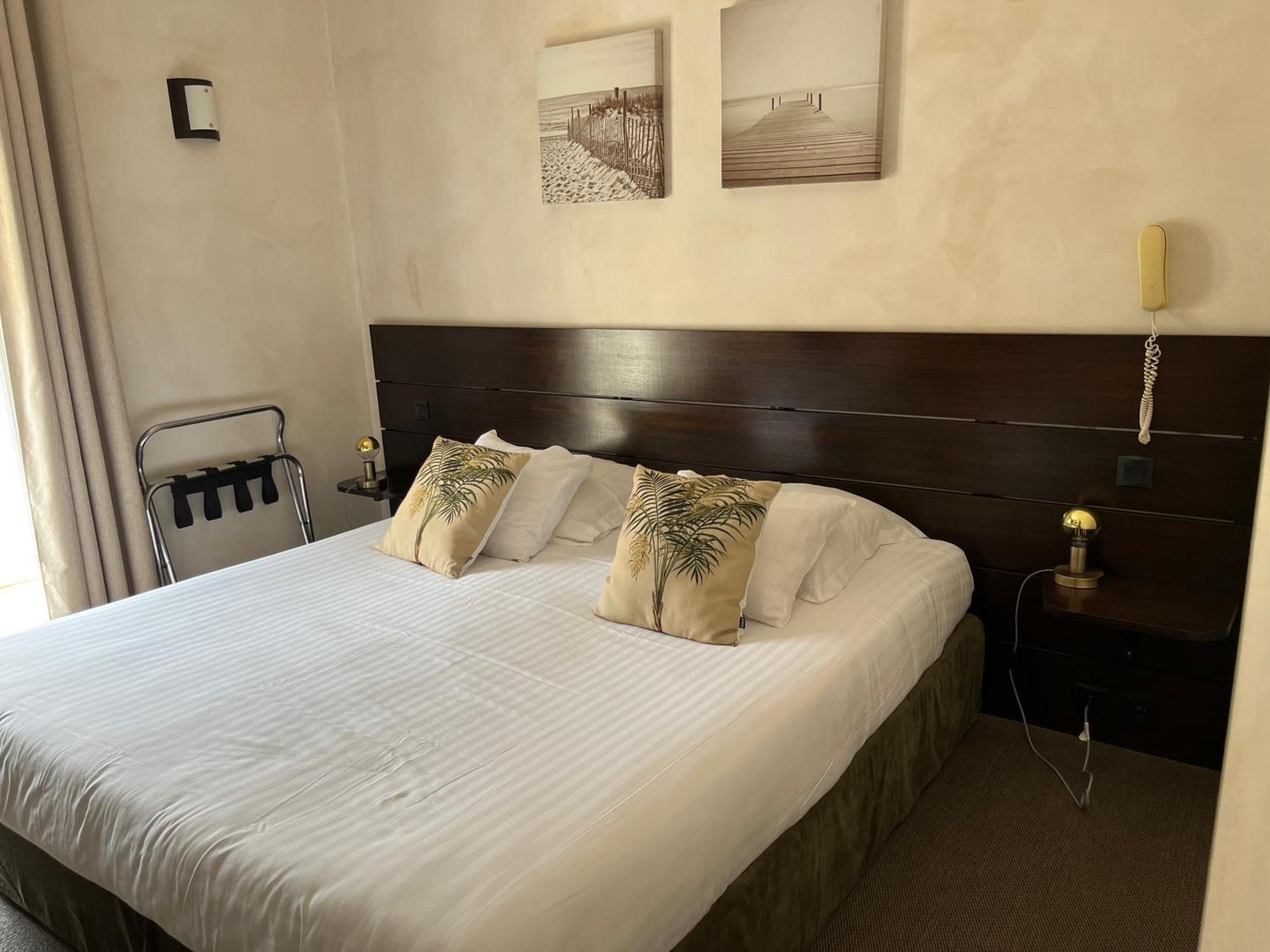 Hotel Le Synaya Санари-сюр-Мер Екстериор снимка