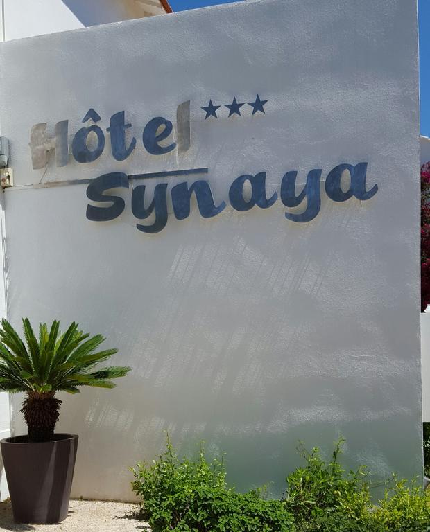 Hotel Le Synaya Санари-сюр-Мер Екстериор снимка